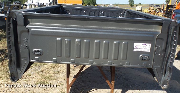image for item DE8015 2019 Ford F250 pickup truck bed