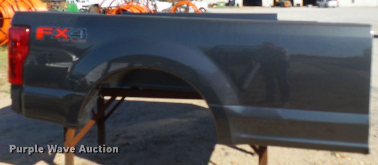 image for item DE8015 2019 Ford F250 pickup truck bed