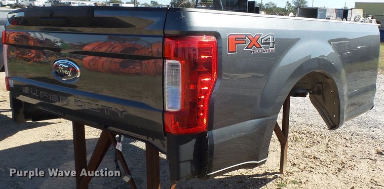 image for item DE8015 2019 Ford F250 pickup truck bed