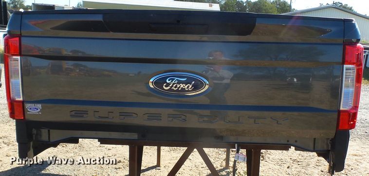 image for item DE8015 2019 Ford F250 pickup truck bed