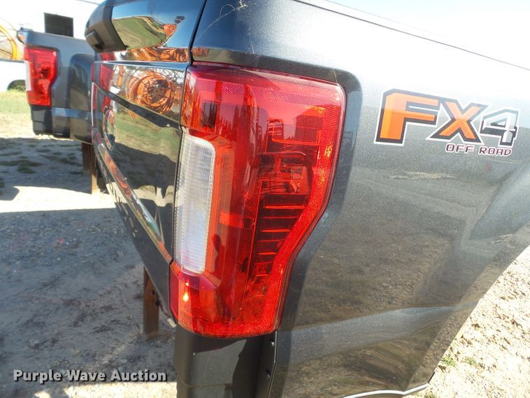 image for item DE8015 2019 Ford F250 pickup truck bed