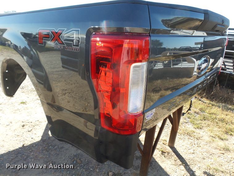 image for item DE8015 2019 Ford F250 pickup truck bed