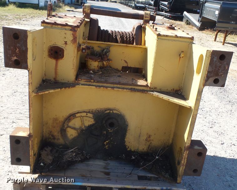 image for item DE8016 Caterpillar 58PS winch