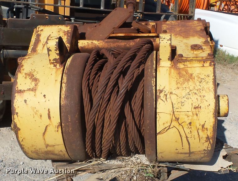 image for item DE8018 Hyster winch