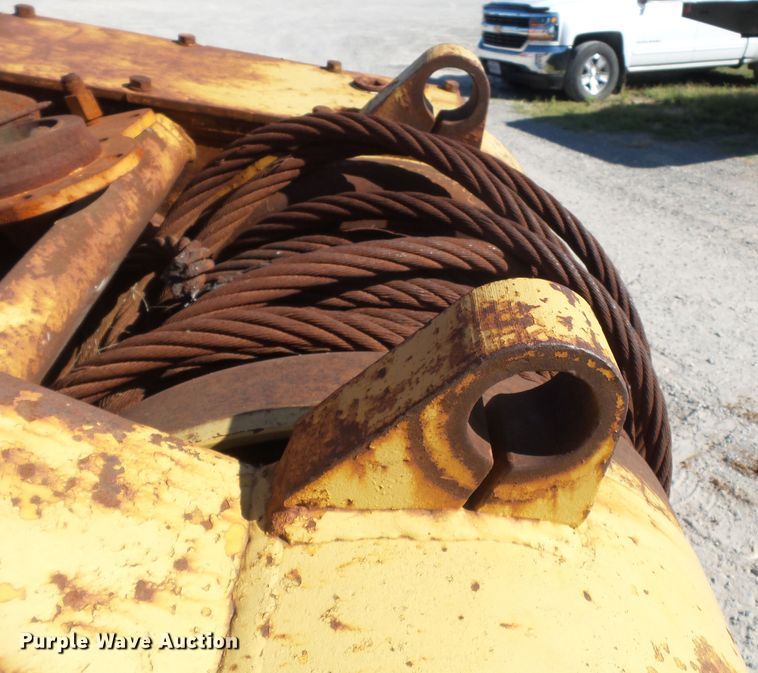 image for item DE8018 Hyster winch