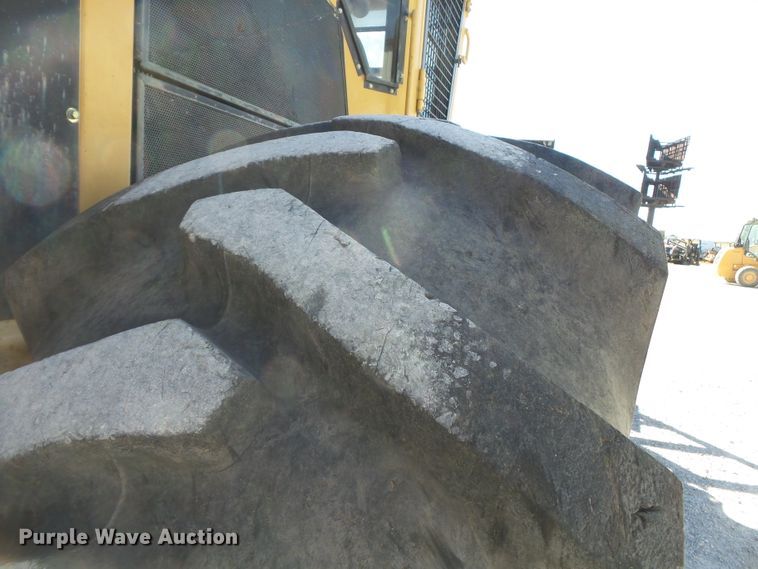 image for item DE8023 2007 Tigercat M726E mulcher