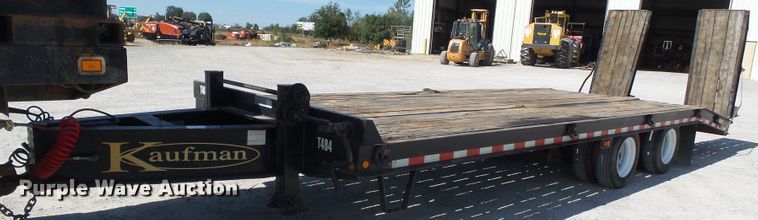 image for item DE8024 2013 Kaufman equipment trailer