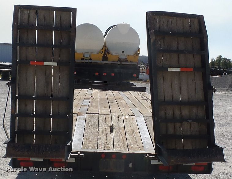 image for item DE8024 2013 Kaufman equipment trailer