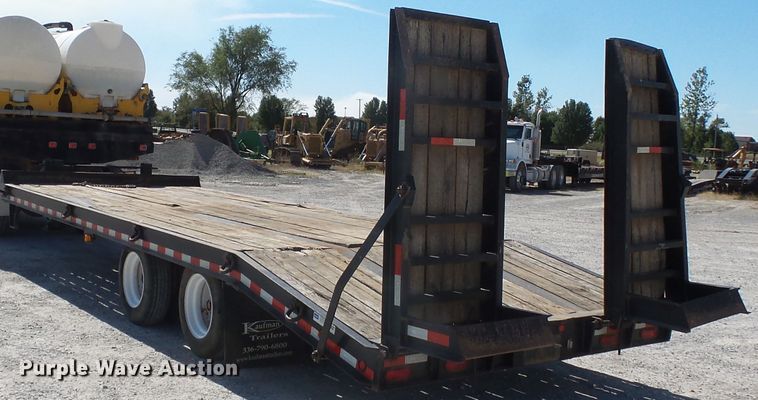 image for item DE8024 2013 Kaufman equipment trailer