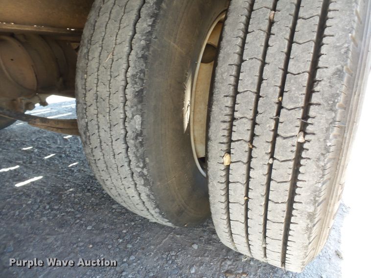 image for item DE8024 2013 Kaufman equipment trailer