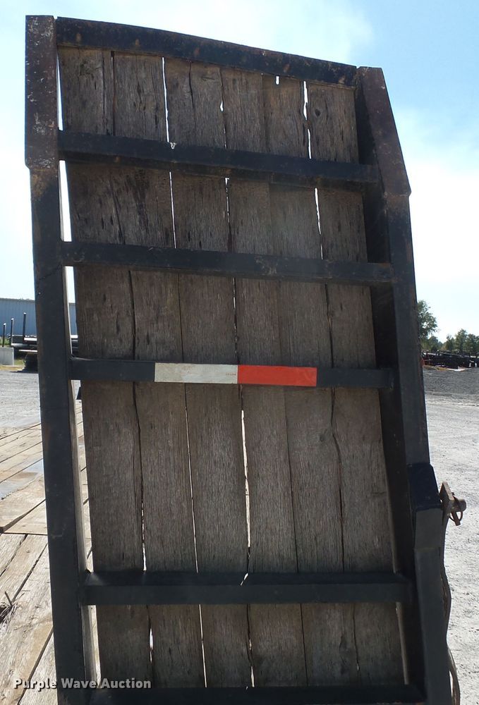 image for item DE8024 2013 Kaufman equipment trailer