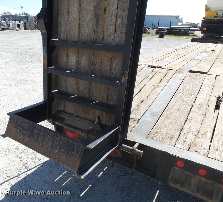 image for item DE8024 2013 Kaufman equipment trailer
