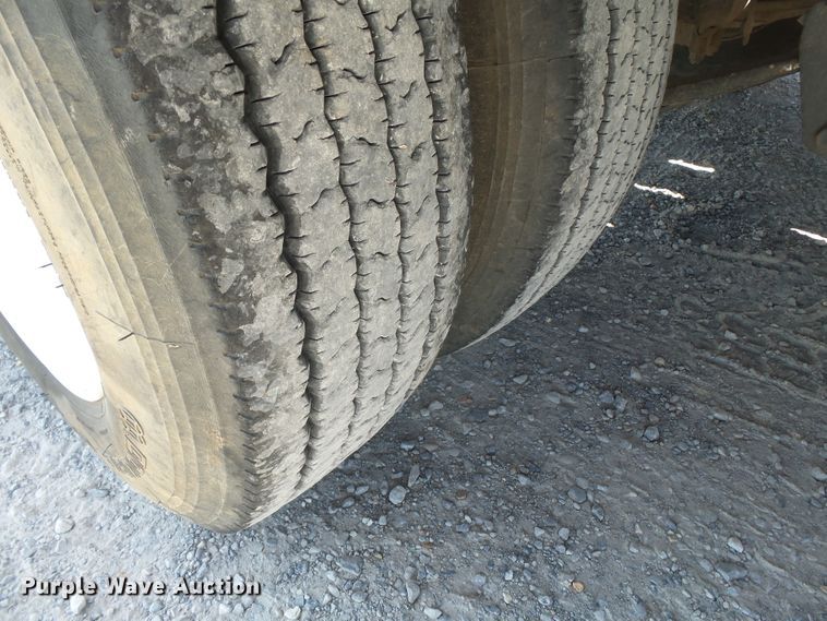 image for item DE8024 2013 Kaufman equipment trailer