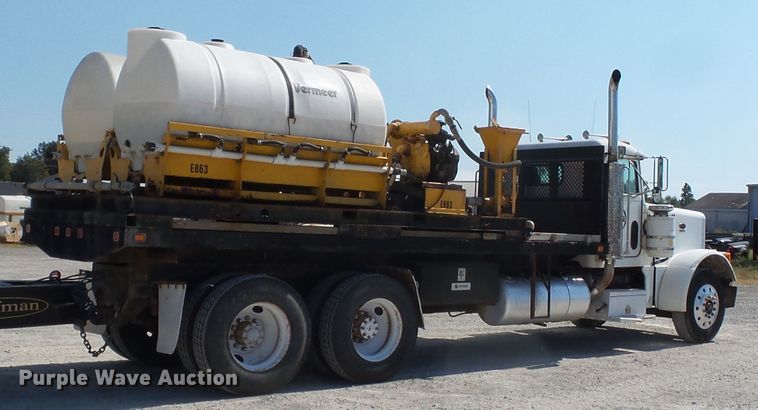 image for item DE8025 1990 Peterbilt 379 flatbed truck