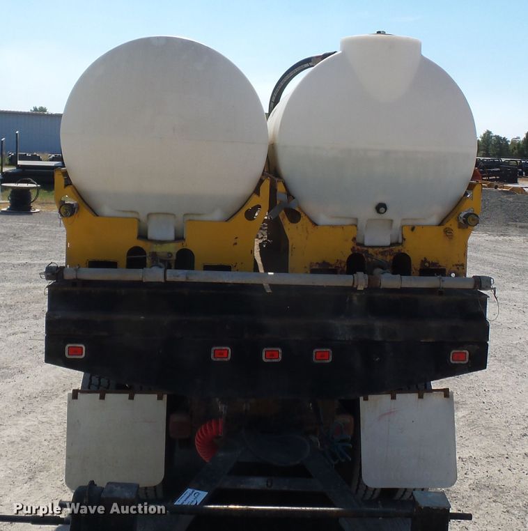 image for item DE8025 1990 Peterbilt 379 flatbed truck