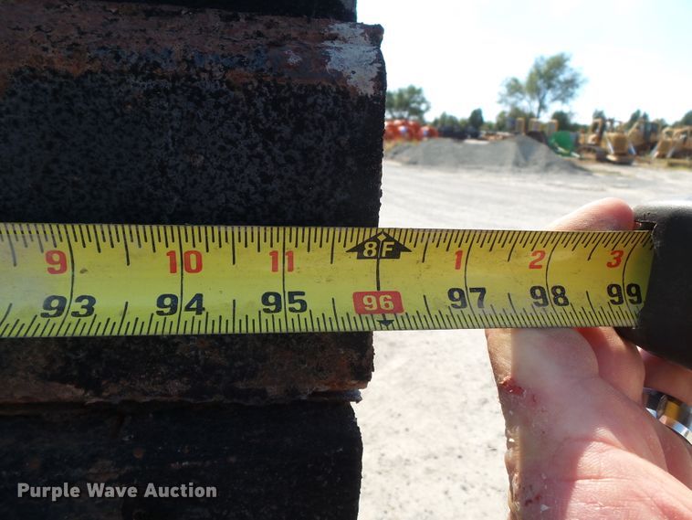 image for item DE8025 1990 Peterbilt 379 flatbed truck