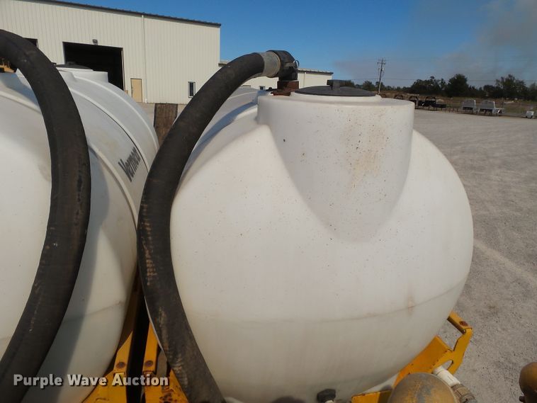 image for item DE8025 1990 Peterbilt 379 flatbed truck