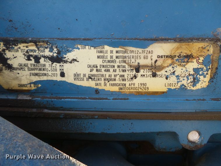 image for item DE8025 1990 Peterbilt 379 flatbed truck