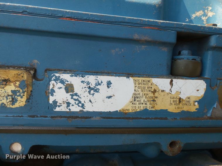 image for item DE8025 1990 Peterbilt 379 flatbed truck