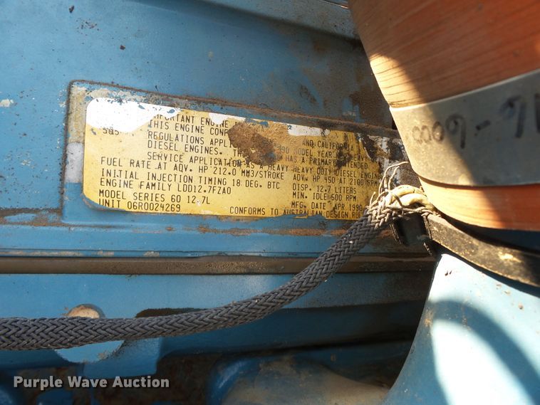 image for item DE8025 1990 Peterbilt 379 flatbed truck