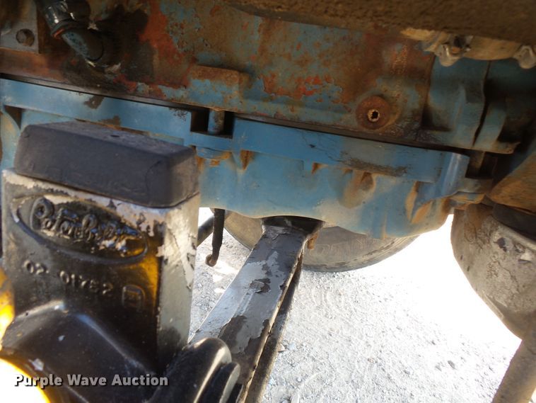 image for item DE8025 1990 Peterbilt 379 flatbed truck