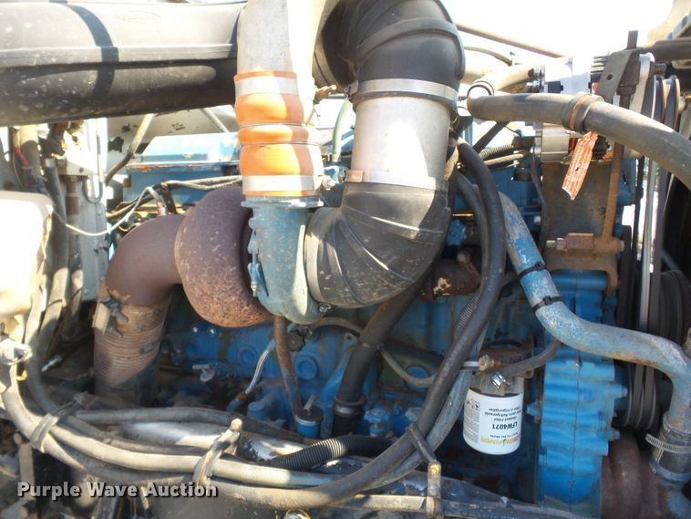 image for item DE8025 1990 Peterbilt 379 flatbed truck