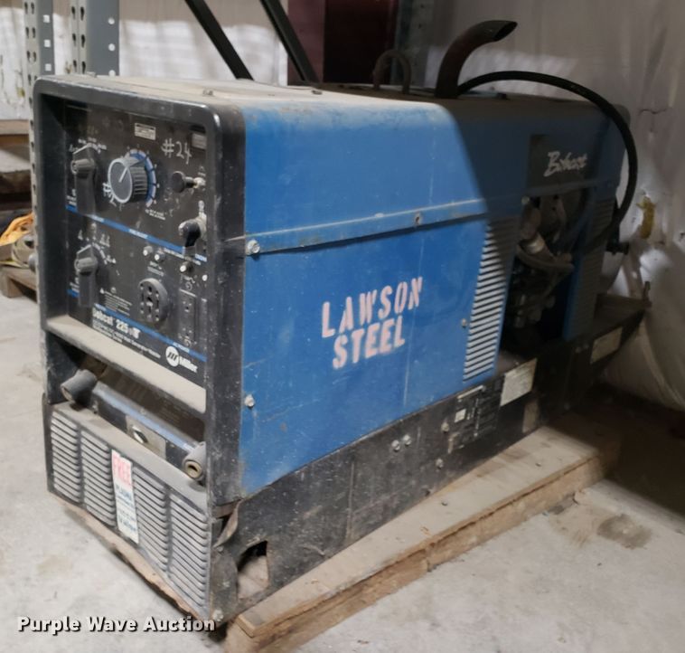 image for item HX9614 Miller Bobcat 225NT  welder/generator