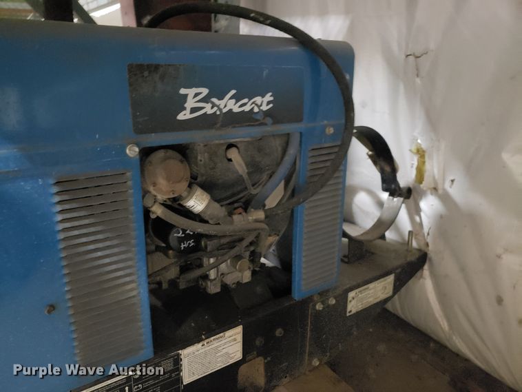 image for item HX9614 Miller Bobcat 225NT  welder/generator