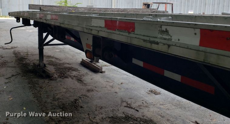 image for item IC9916 2006 Fontaine  flatbed trailer