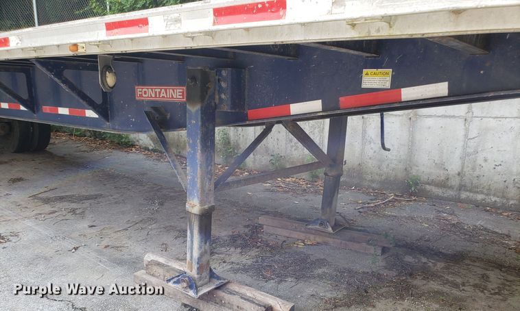 image for item IC9916 2006 Fontaine  flatbed trailer