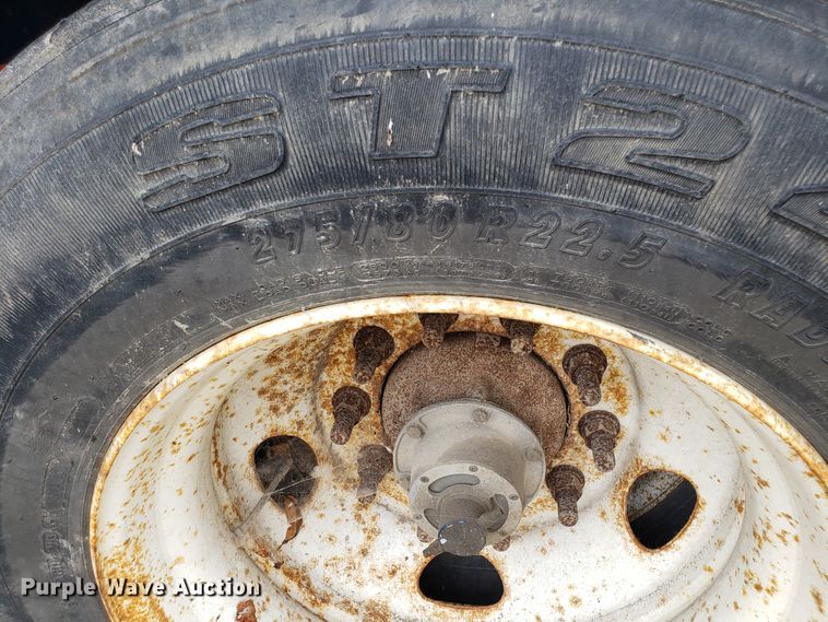 image for item IC9916 2006 Fontaine  flatbed trailer