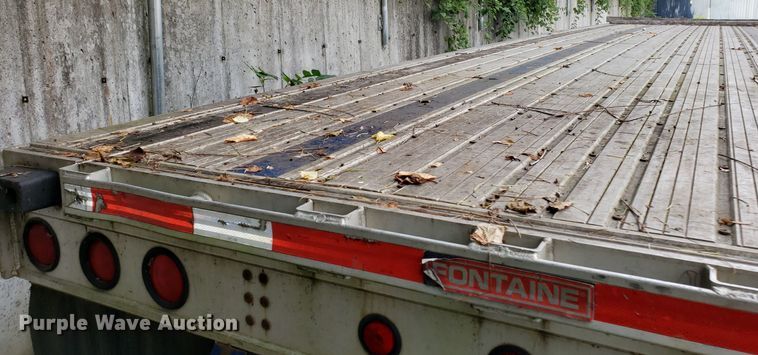 image for item IC9916 2006 Fontaine  flatbed trailer