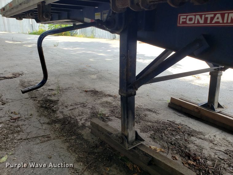 image for item IC9916 2006 Fontaine  flatbed trailer