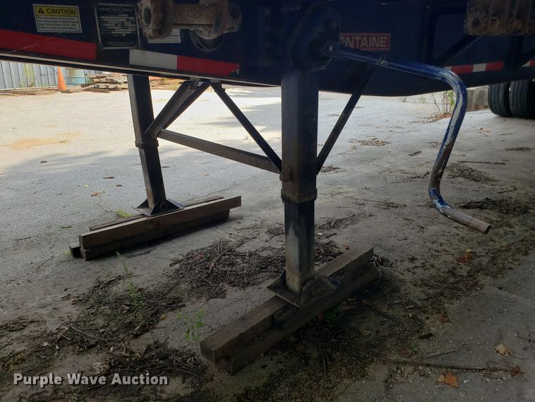 image for item IC9916 2006 Fontaine  flatbed trailer