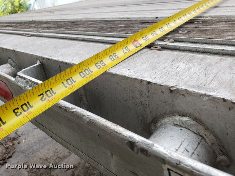 image for item IC9916 2006 Fontaine  flatbed trailer