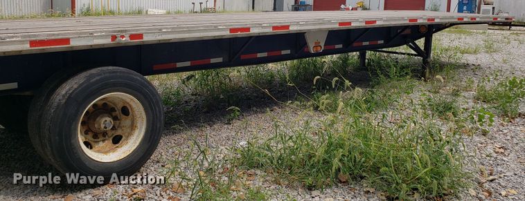 image for item IC9930 2006 Fontaine  flatbed trailer