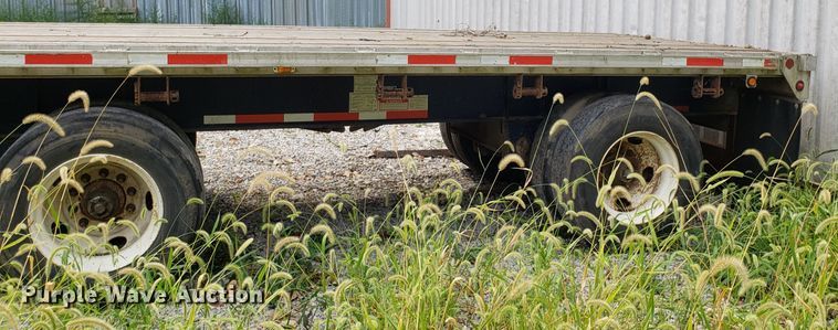 image for item IC9930 2006 Fontaine  flatbed trailer