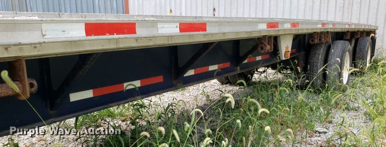 image for item IC9930 2006 Fontaine  flatbed trailer