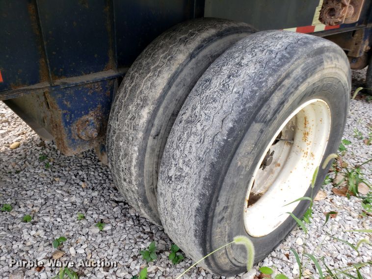 image for item IC9930 2006 Fontaine  flatbed trailer