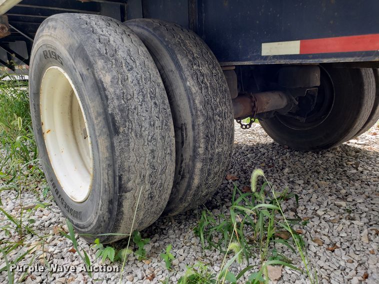 image for item IC9930 2006 Fontaine  flatbed trailer