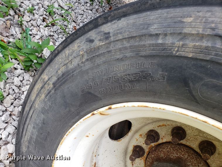 image for item IC9930 2006 Fontaine  flatbed trailer