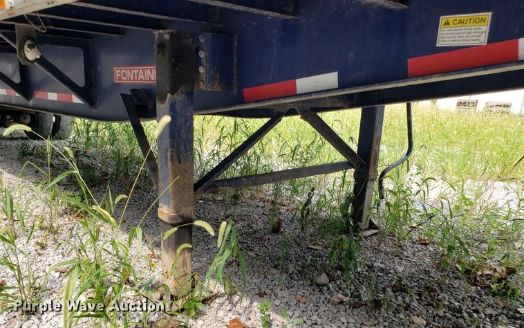 image for item IC9930 2006 Fontaine  flatbed trailer