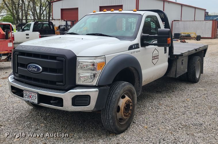 image for item IQ9173 2015 Ford F450 Super Duty  flatbed truck