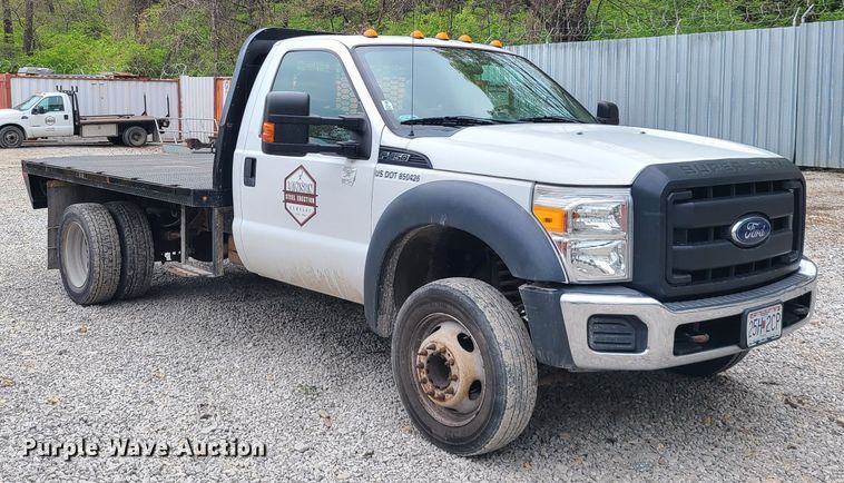 image for item IQ9173 2015 Ford F450 Super Duty  flatbed truck