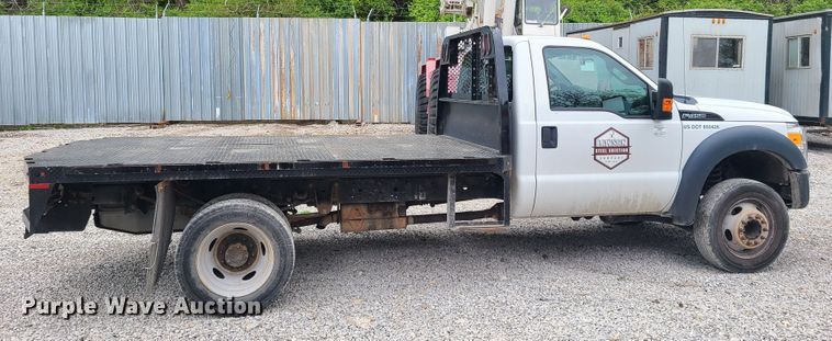 image for item IQ9173 2015 Ford F450 Super Duty  flatbed truck