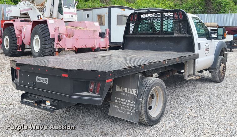 image for item IQ9173 2015 Ford F450 Super Duty  flatbed truck