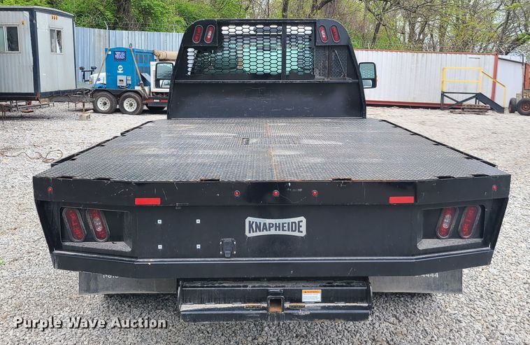 image for item IQ9173 2015 Ford F450 Super Duty  flatbed truck