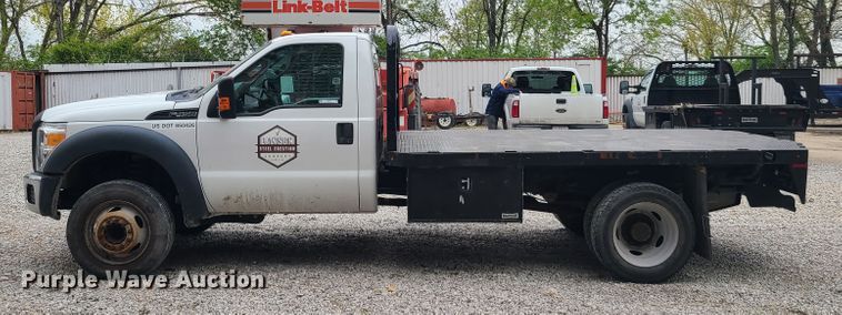 image for item IQ9173 2015 Ford F450 Super Duty  flatbed truck