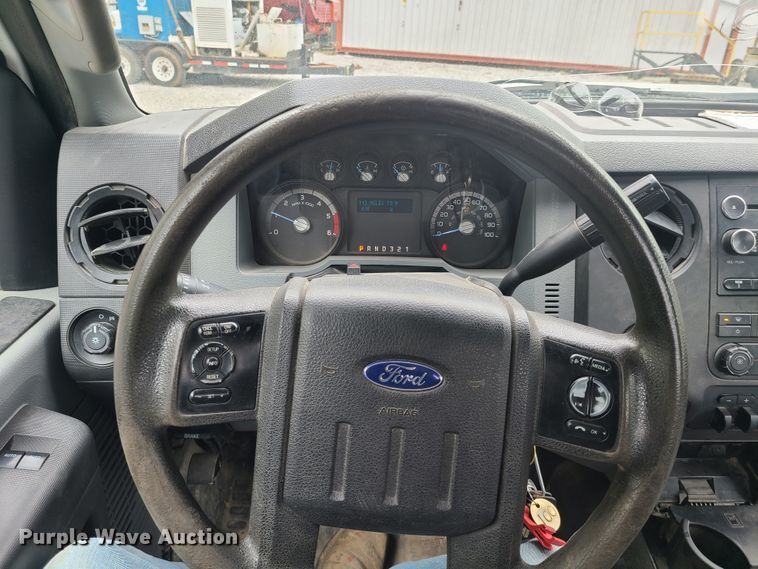 image for item IQ9173 2015 Ford F450 Super Duty  flatbed truck