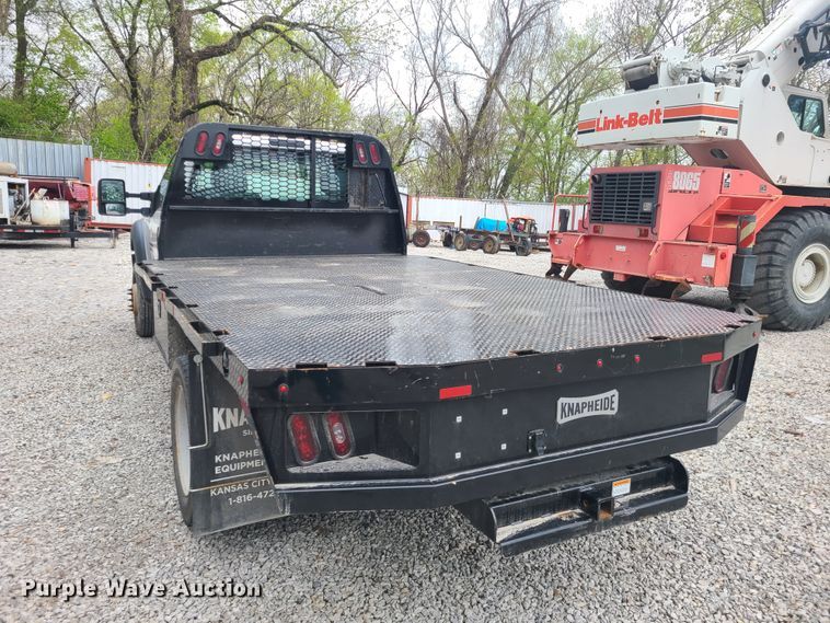 image for item IQ9173 2015 Ford F450 Super Duty  flatbed truck